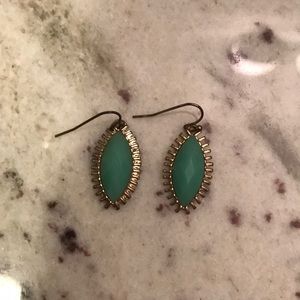 🎄Green and gold earrings